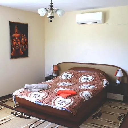 ирена Pensión *